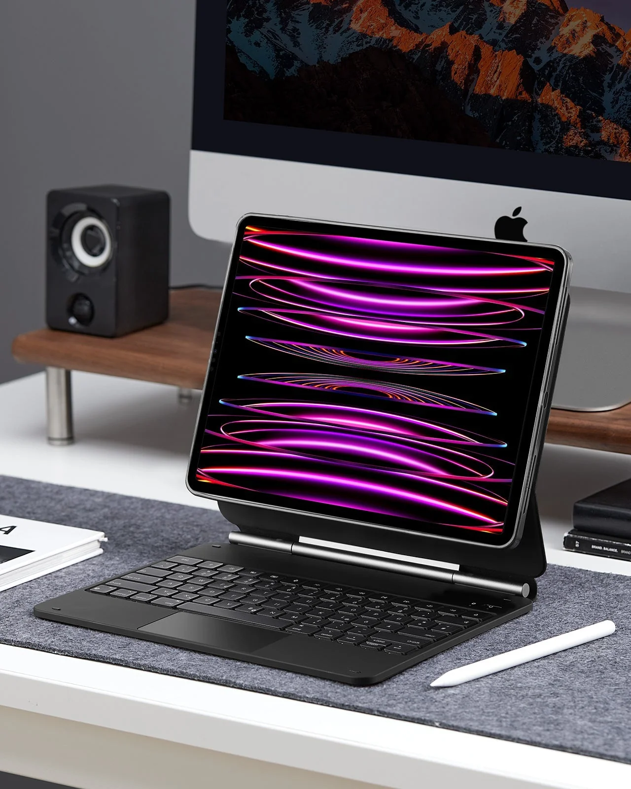 iPad Pro 12.9″ (6th/5th/4th/3rd Gen) Rebound Magnetic Keyboard Case 360 - DE Layout-Black - Image 3